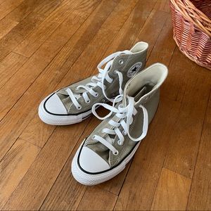 Converse All Star Chuck Taylors in Light Field Surplus